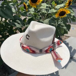 Charlie 1 Horse White Felt Cowboy Hat - Medium